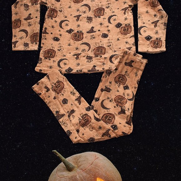 Pumpkin & Bats Halloween Pajama Set | Girls Ruffle Sleeve Nightwear - Picture 4 of 4